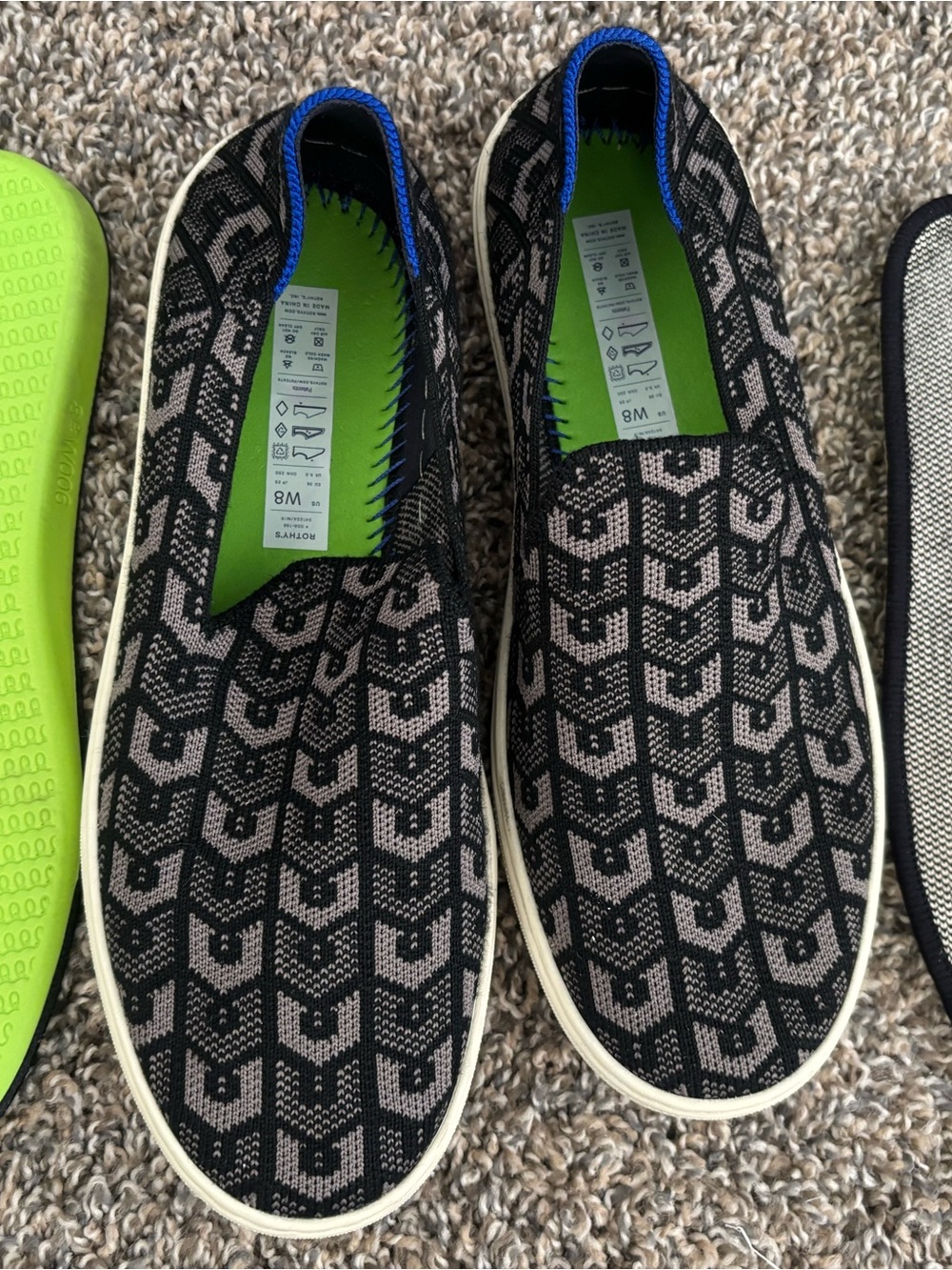 Rothy's  The original slip on Logo  sneakers  geometric arrow  comfort shoe sz 8